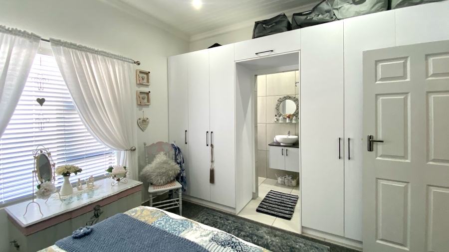 3 Bedroom Property for Sale in Atlantic Shores Beachfront Estate Western Cape